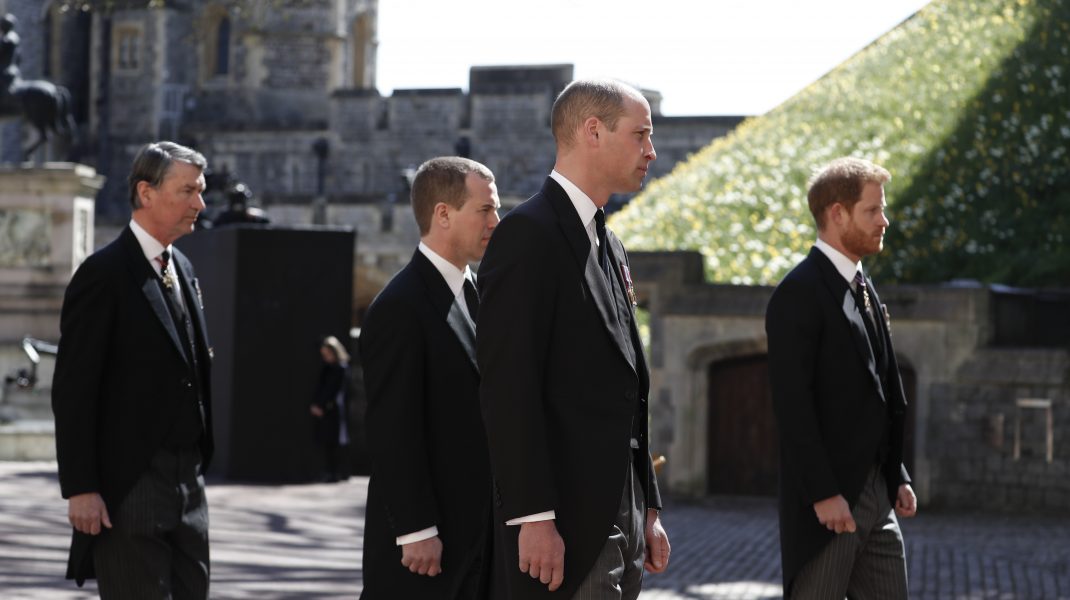 Ce au vorbit Harry şi William la înmormântarea Prinţului Philip. Dialogul dintre cei doi, descifrat de un specialist