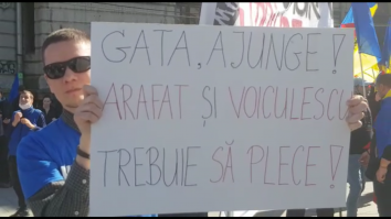 Protestul față de restricții s-a încheiat. În Capitală au fost aduși manifestanți cu autocarul. „Gata! Ajunge! Arafat și Voiculescu trebuie să plece!”