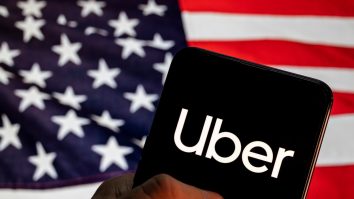Uber îşi revine în Statele Unite. A înregistrat cereri record după relaxarea restricţiilor