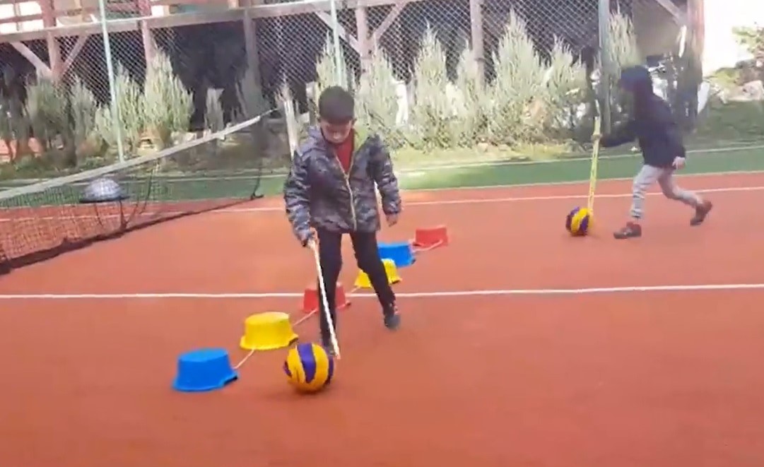 Părinții care nu sunt vaccinați nu vor avea acces în spațiile de joacă interioare: „E o discriminare față de copii”