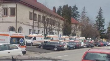 ambulanțe parcate