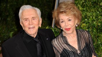 A murit Anne Douglas, văduva actorului Kirk Douglas. Acum câteva zile împlinise 102 ani