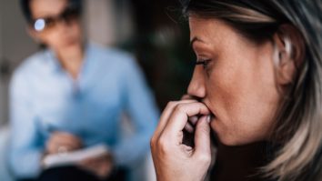 Unul dintre motivele pentru care există numeroși adulți anxioși în lume. Ce spun psihologii