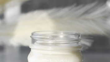 STUDIU. Consumul de chefir oprește dezvoltarea bacteriilor care cauzează boli, inclusiv Salmonella