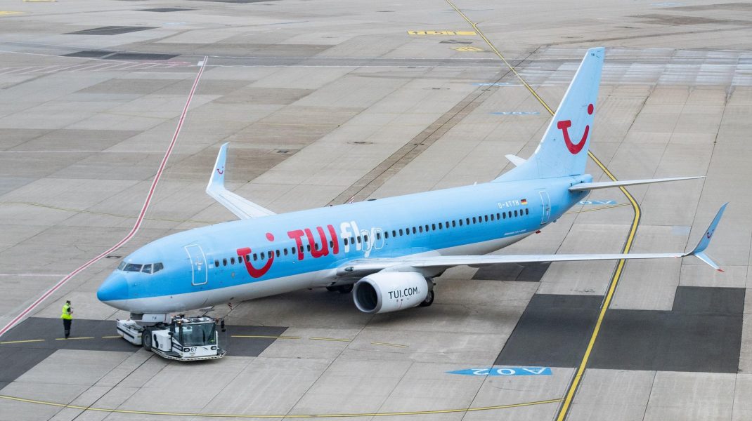 Avion Tui