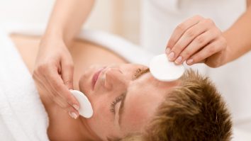 Un polițist din București a mers la pensat în timpul programului. Cine l-a dat de gol