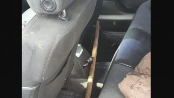 Bătaie cu pumni şi bâte de baseball pe un loc de parcare, în Galați. Bărbații au ajuns la spital. FOTO