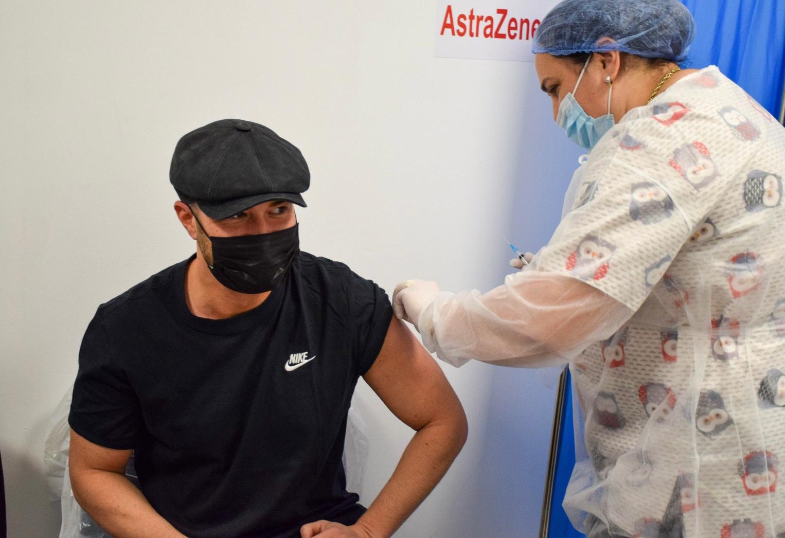 FOTO. Mihai Bendeac s-a vaccinat cu AstraZeneca: Am ales să mă vaccinez cu cel mai puțin dorit vaccin în acest moment
