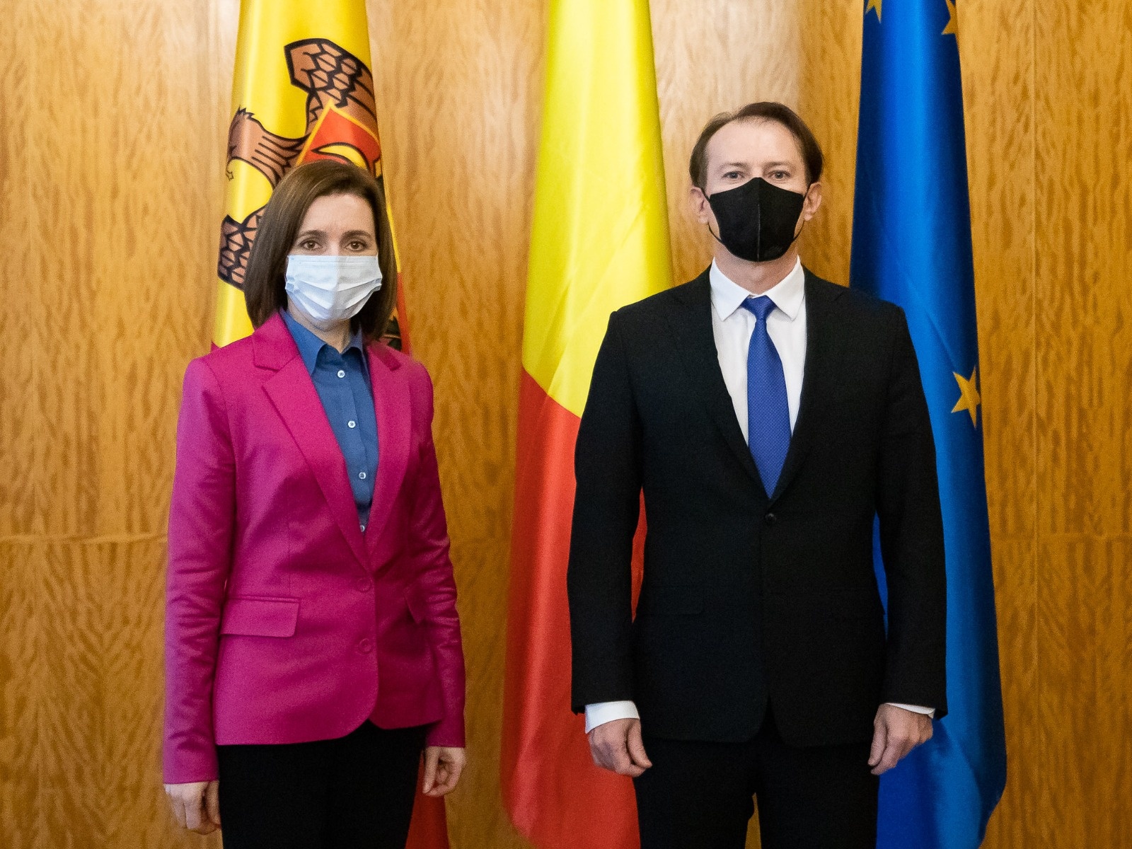 Cetățenii Republicii Moldova s-ar putea vaccina în România, anunță premierul Florin Cîțu