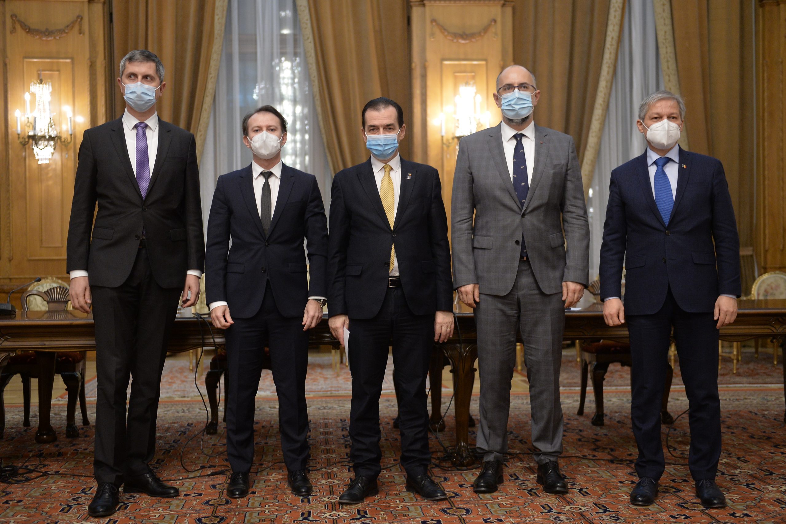 Ședința coaliției de guvernare a durat 4 ore și s-a terminat fără o concluzie. Dan Barna: Vom continua discuțiile mâine. Kelemen Hunor: Nu putem să ne permite o criză politică