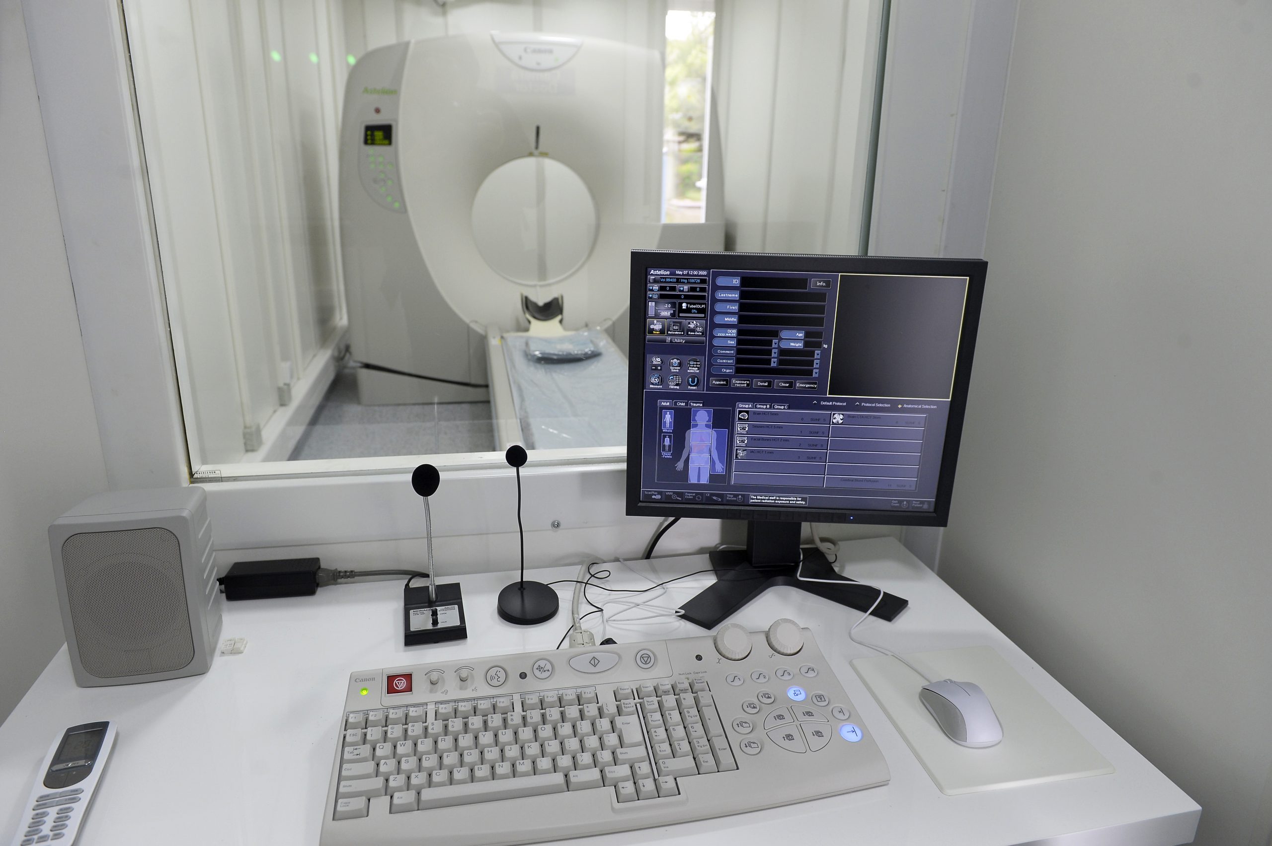 Computerul tomograf de la Spitalul Victor Babeș din Timișoara s-a stricat din cauza suprasolicitării. Sute de pacienți COVID-19 sunt afectați