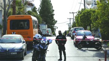 Un jurnalist de investigaţie a fost asasinat în fața casei, la periferia orașului Atena. Guvernul Greciei se declară "şocat"