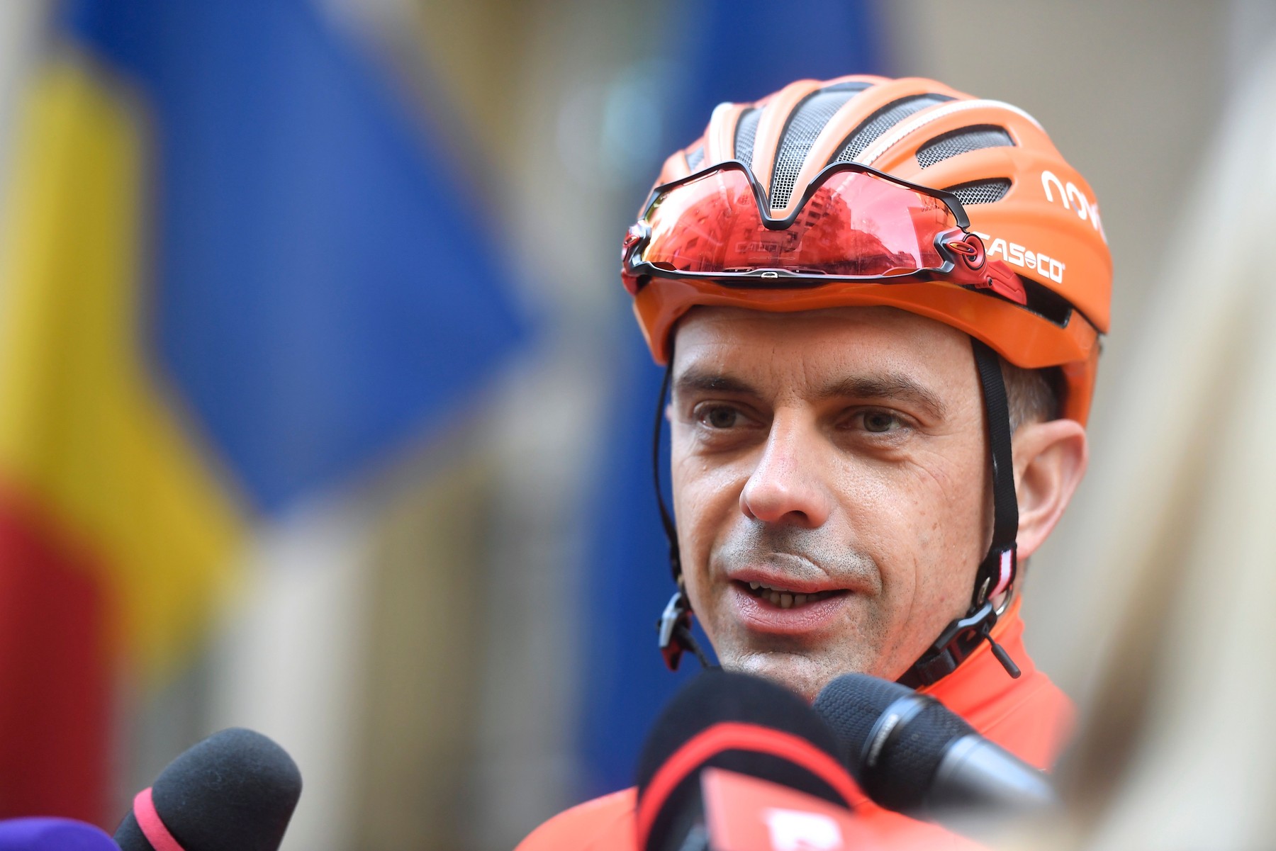 Eduard Novak a lăsat ciclismul pentru canotaj. A vâslit alături de Elisabeta Lipă pe lacul Snagov