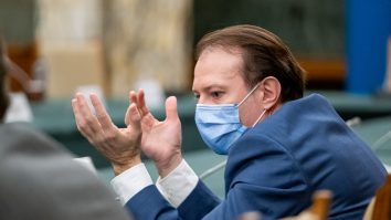 Planul lui Cîţu, greu de implementat. Cum pot fi deosebite persoanele vaccinate de cele nevaccinate