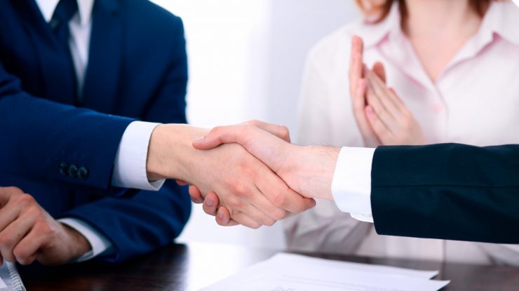 O companie le aduce aminte angajaților că trebuie să plece acasă