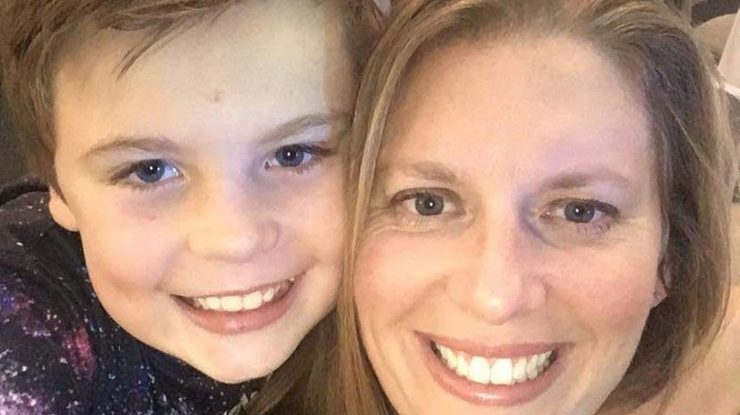 O mamă din Anglia și-a găsit copilul mort în pat. „Era singurul motiv pentru care mă trezeam dimineața”. Femeia îl creștea singură