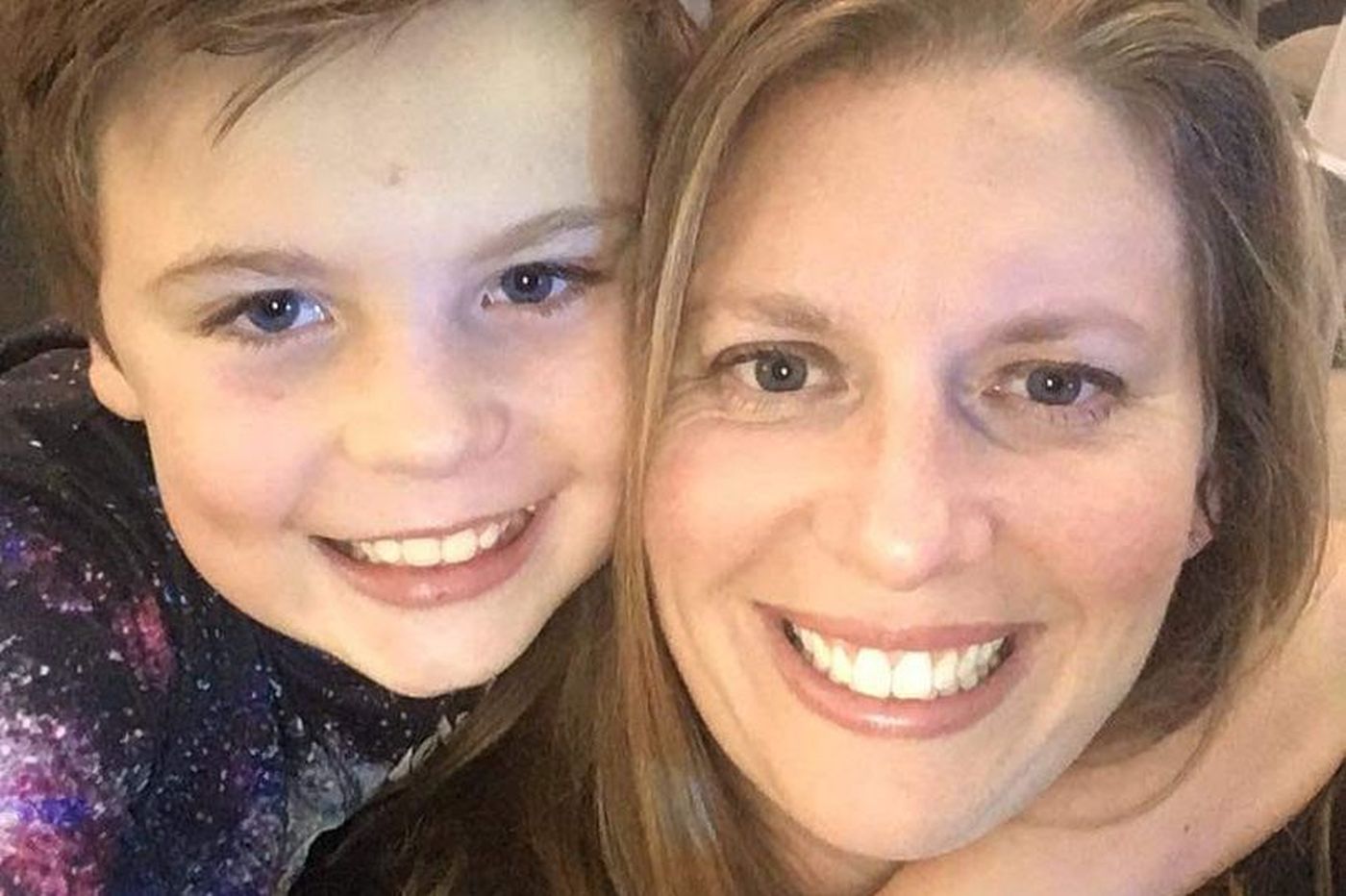 O mamă din Anglia și-a găsit copilul mort în pat. „Era singurul motiv pentru care mă trezeam dimineața”. Femeia îl creștea singură