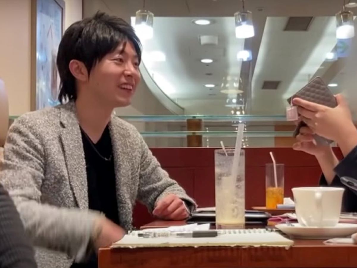 Un bărbat a fost arestat pentru că a avut peste 35 de iubite în același timp și le cerea cadouri