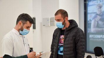 Mărturia unui medic imunizat. Cum s-a infectat, la 2 luni după vaccinare: „Vaccinul nu ne protejează neapărat împotriva infectării“