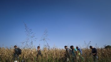 Mărturiile terifiante ale unui migrant, traumatizat de polițiștii români: „Dacă vă mai văd, vă omor, sap o groapă și vă îngrop acolo“