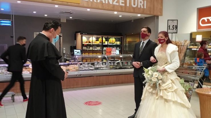 VIDEO. Protest anti-restricții: Nuntă organizată de un restaurant din Sfântu Gheorghe într-un hipermarket