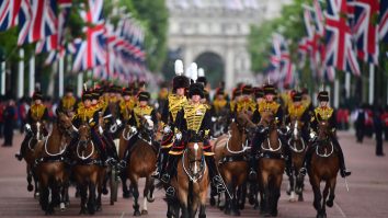 Povestea afetului de tun al Marinei Regale care va transporta sicriul Reginei Elisabeta