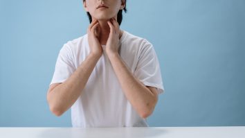 Reacția adversă post-vaccinare care-ți poate spune dacă ai avut boala COVID