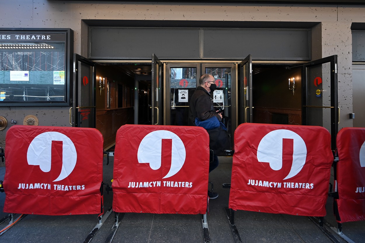 Pe Broadway a fost jucată prima piesă după mai bine de un an: „Este începutul revenirii teatrului acasă“