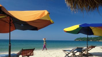 Țara care reduce carantina pentru turiștii vaccinați. Este disperată să își salveze economia