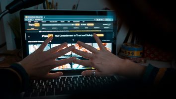 O nouă escrocherie în rândul utilizatorilor de site-uri porno: Sunt șantajați că au fost filmați în ipostaze intime