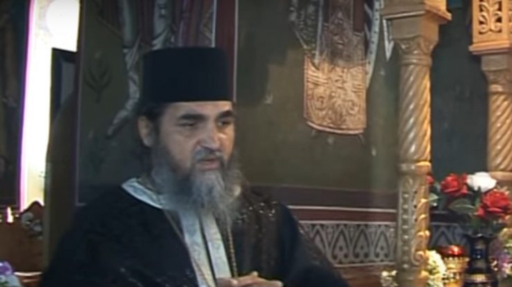 Cine este preotul prins când întreținea relații sexuale cu un minor? Credincioșii îl căutau pentru a-i vindeca de boli sau pentru a le prezice viitorul