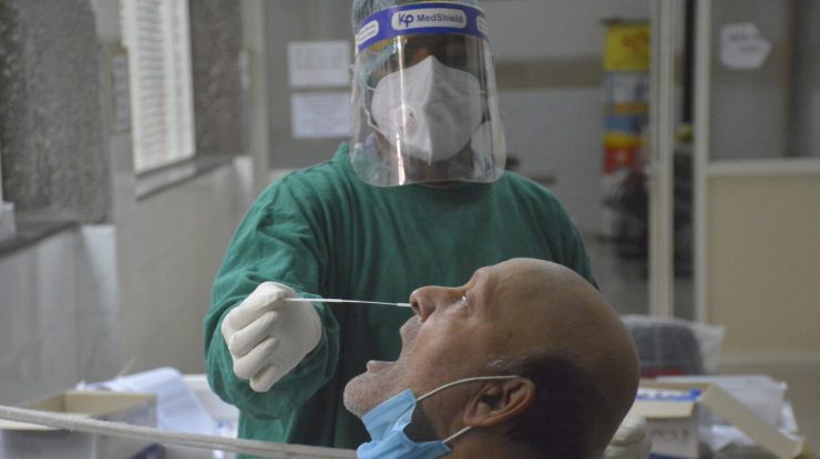 Peste 161.000 de infectări cu SARS-CoV-2 în India, cel mai mare număr zilnic din lume