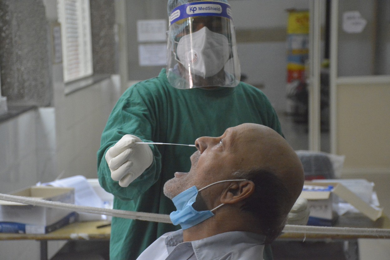 Peste 161.000 de infectări cu SARS-CoV-2 în India. E cel mai mare număr zilnic din lume