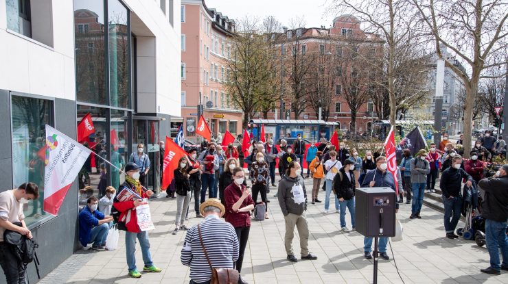 Sute de persoane au prostestat în Germania. Manifestanții au cerut reguli mai stricte pentru a combate pandemia de coronavirus