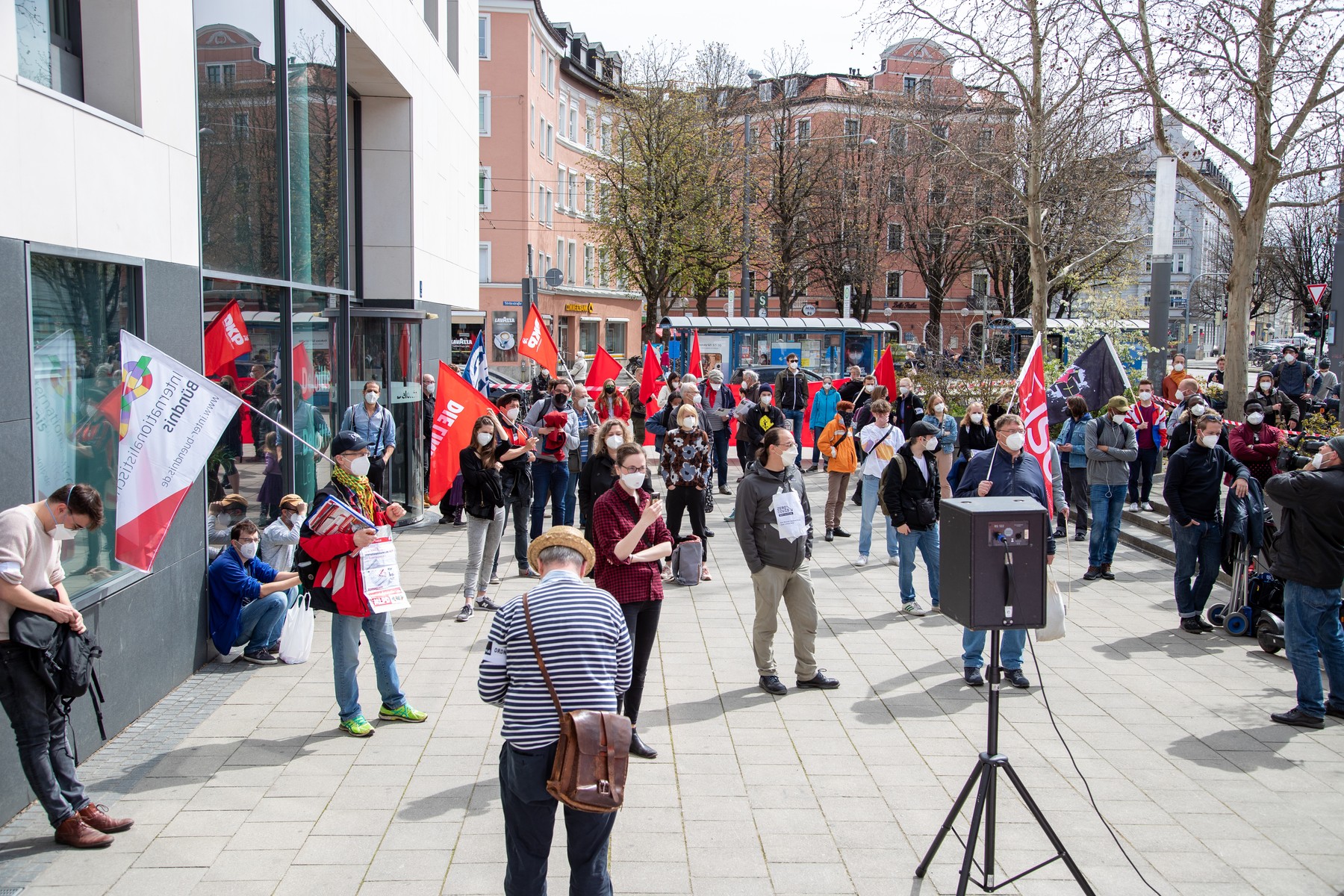 Sute de persoane au prostestat în Germania. Manifestanții au cerut reguli mai stricte pentru a combate pandemia de coronavirus