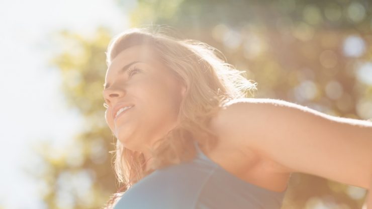 Expunerea la lumina soarelui ar reduce riscul de deces din cauza Covid-19. Explicația cercetătorilor