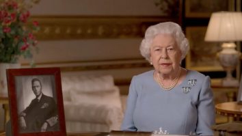 Regina Elisabeta a scris o scrisoare secretă care este ascunsă într-un seif și nu poate fi deschisă timp de 63 de ani