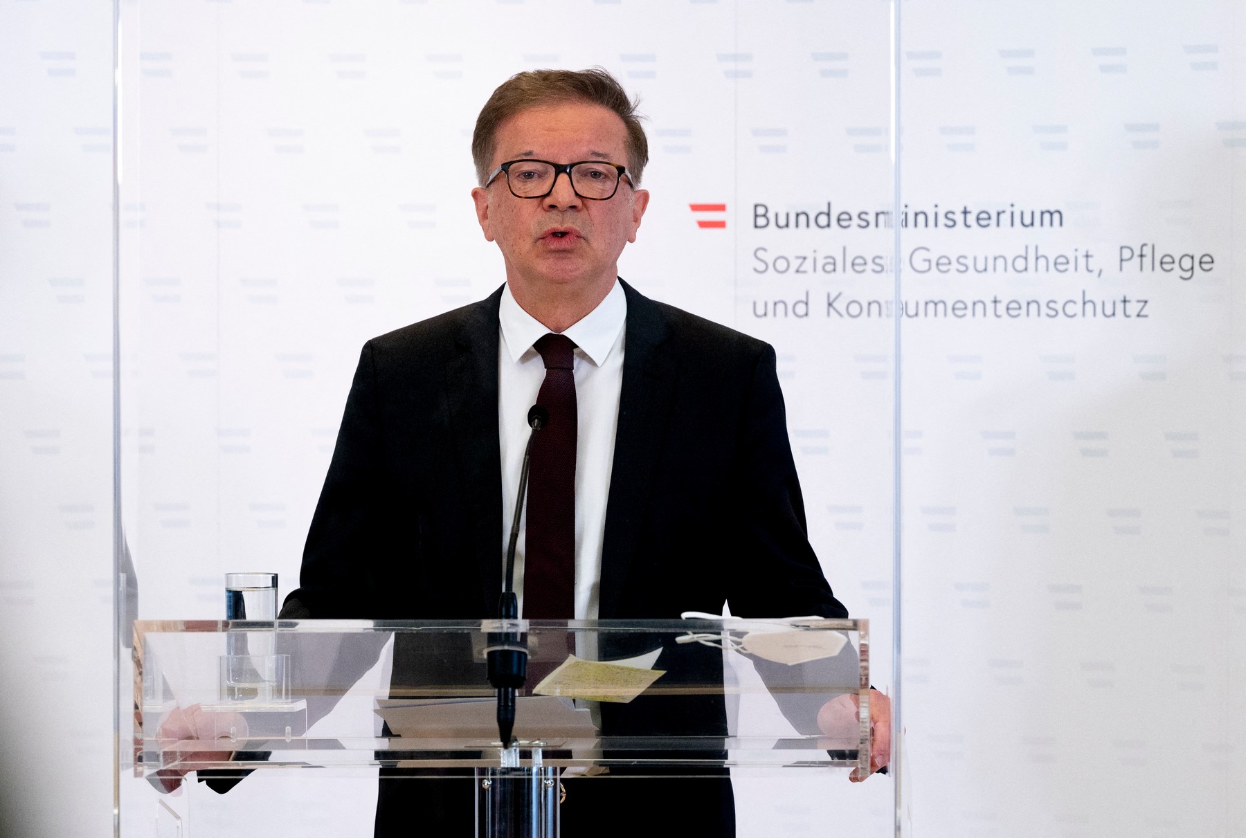 Ministrul austriac al Sănătății demisionează. Criza provocată de pandemie i-a deteriorat sănătatea, spune Rudolf Anschober