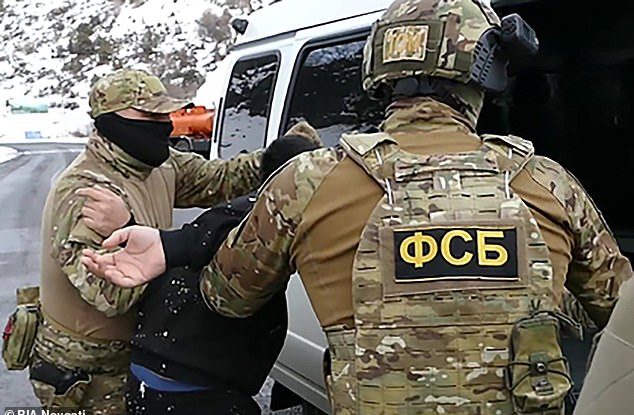 Ucraina și Rusia, în prag de război. Consulul ucrainean la Sankt Petersburg, reținut în mod brutal de ruși și acuzat de „spionaj”