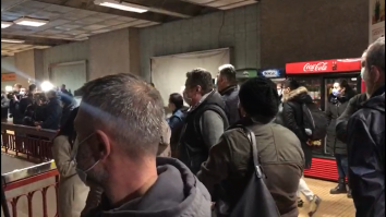 VIDEO. Scandal la metrou din cauza demolării spațiilor comerciale. „Director Metrorex, îți stă bine cu ranga în mână?”