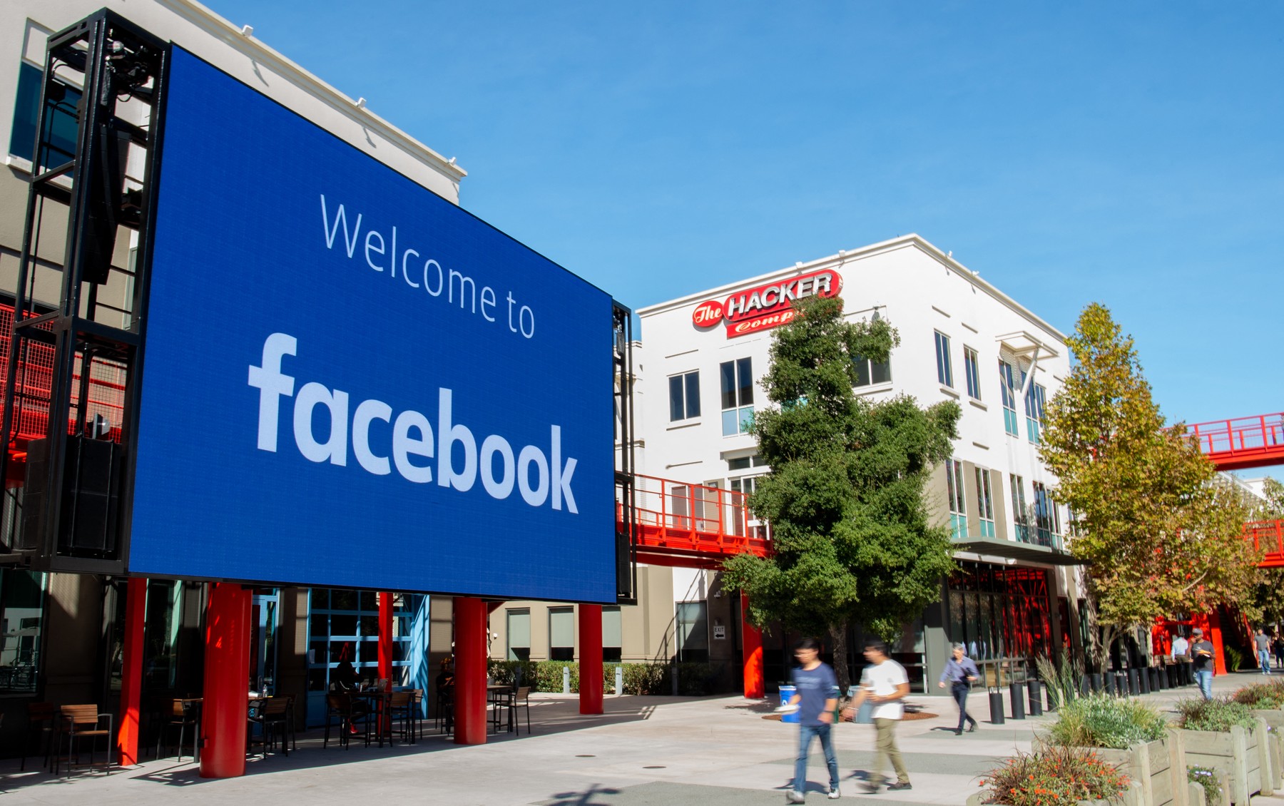 Facebook anunță că transformă o parte din sediul din California în centru public de vaccinare