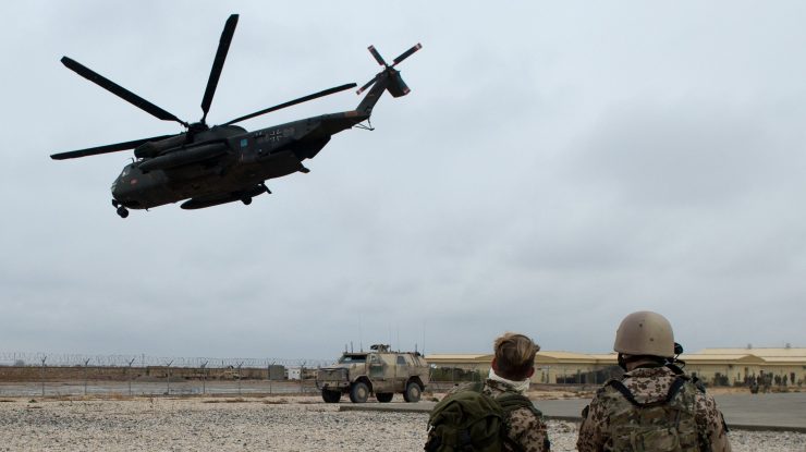 NATO consideră „importantă” reducerea efectivelor ruse din apropierea Ucrainei, dar menţine vigilenţa