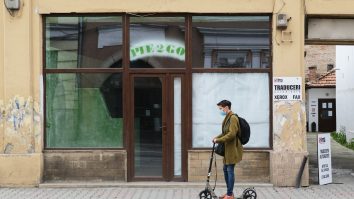 Doar doi din zece șomeri din România au intrat în câmpul muncii, mult sub media europeană