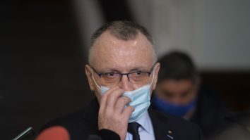 Sorin Cîmpeanu: „Testele rapide antigen sunt considerate traumatizante de unii părinți. 2,2% din dozele distribuite în școli au fost utilizate“