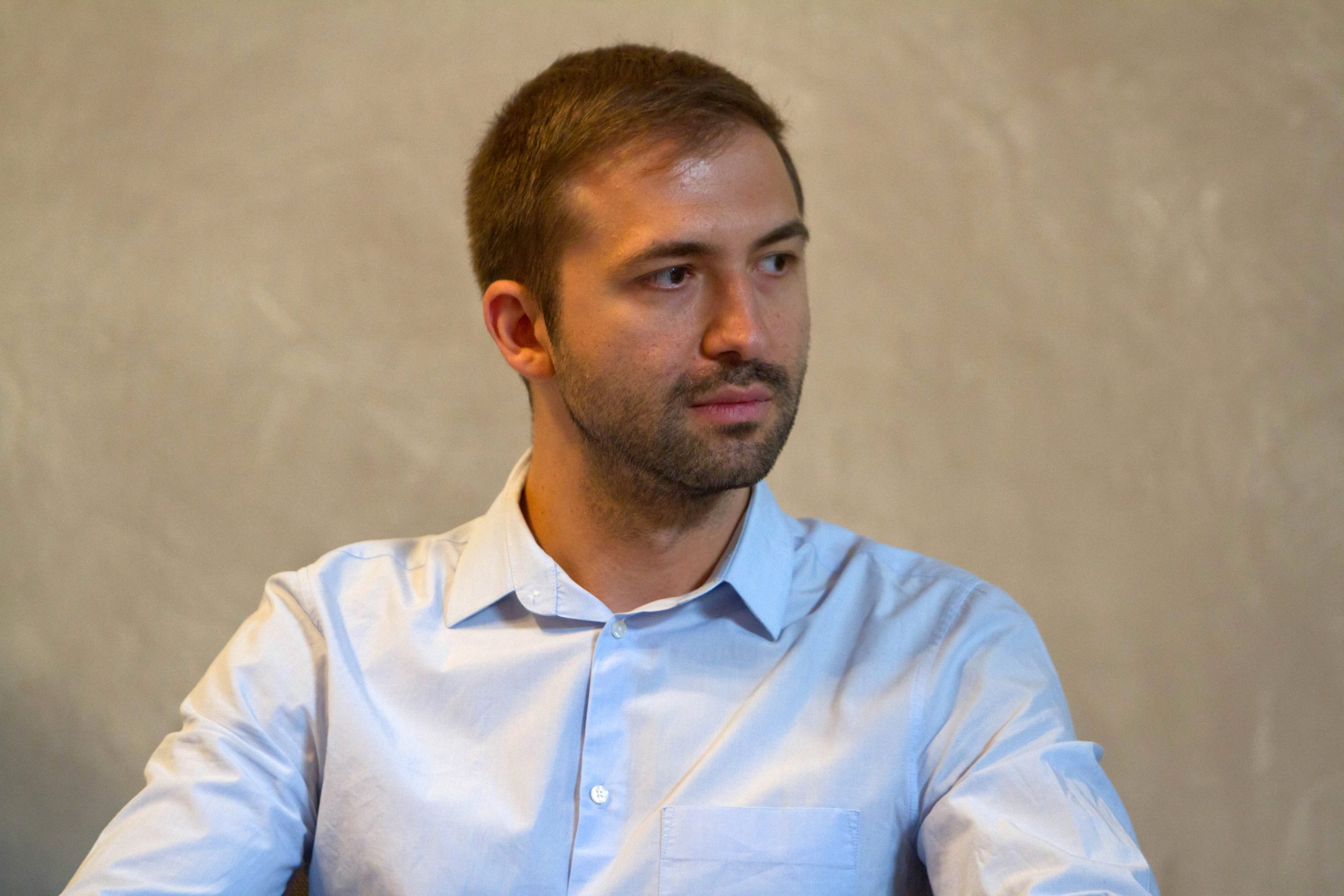 DIICOT face cercetări in rem în cazul accesării datelor privind vaccinarea de către consilierul lui Vlad Voiculescu