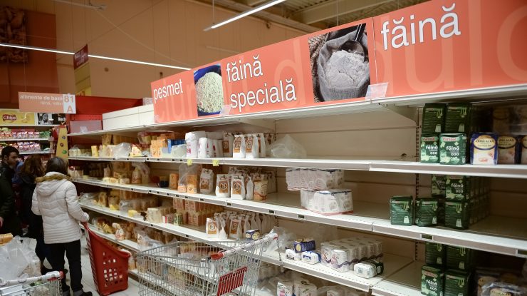 Luna aprilie aduce noi scumpiri. Care sunt produsele pentru care vom plăti mai mult?