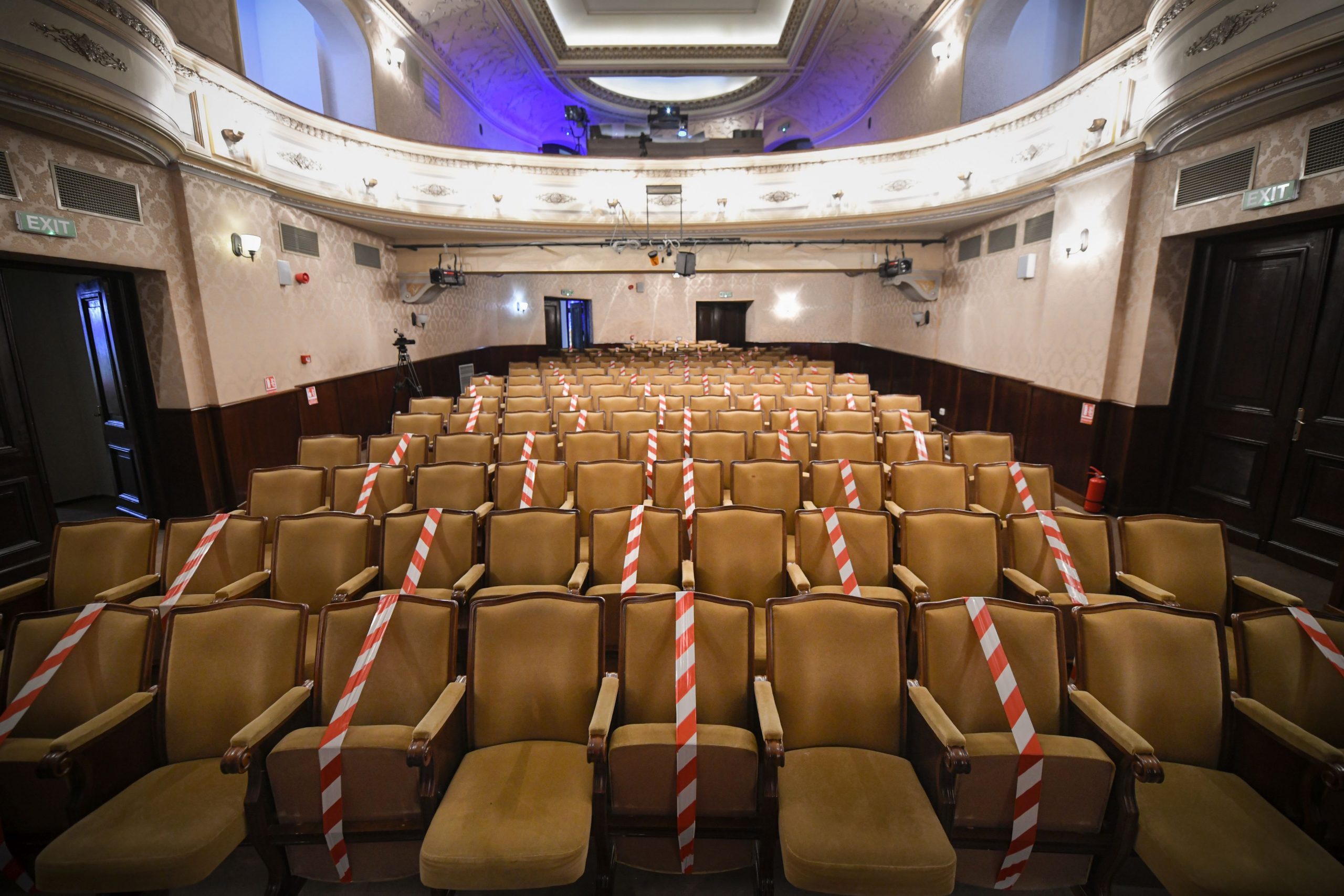 Proiect. Persoanele vaccinate vor putea merge fără mască la operă și la teatru