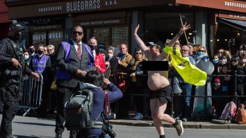 Topless înmormântare Philip