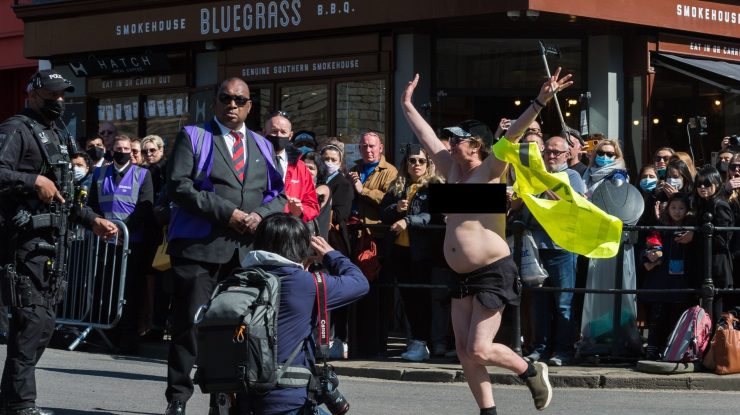 Topless înmormântare Philip