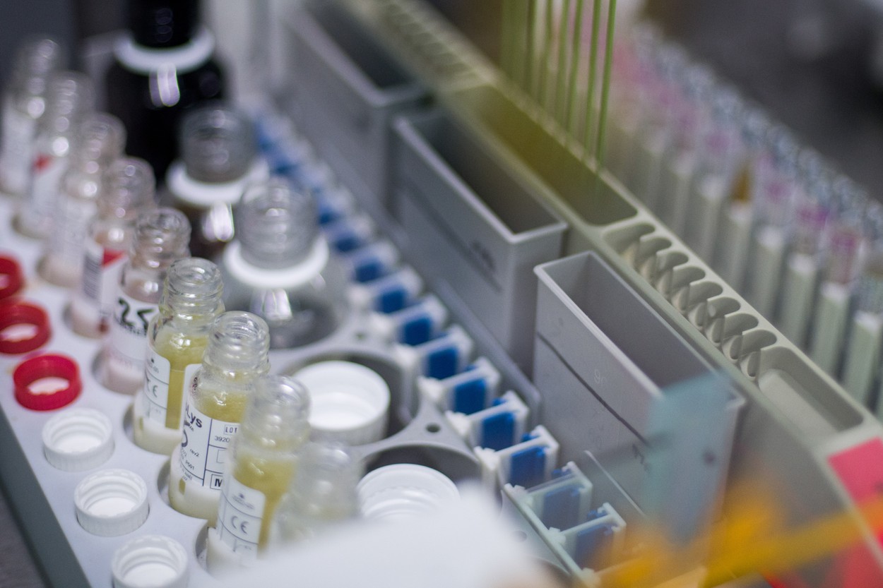 Scandalul vaccinurilor AstraZeneca, departe de final. Liderii europeni se unesc pentru a da în judecată compania